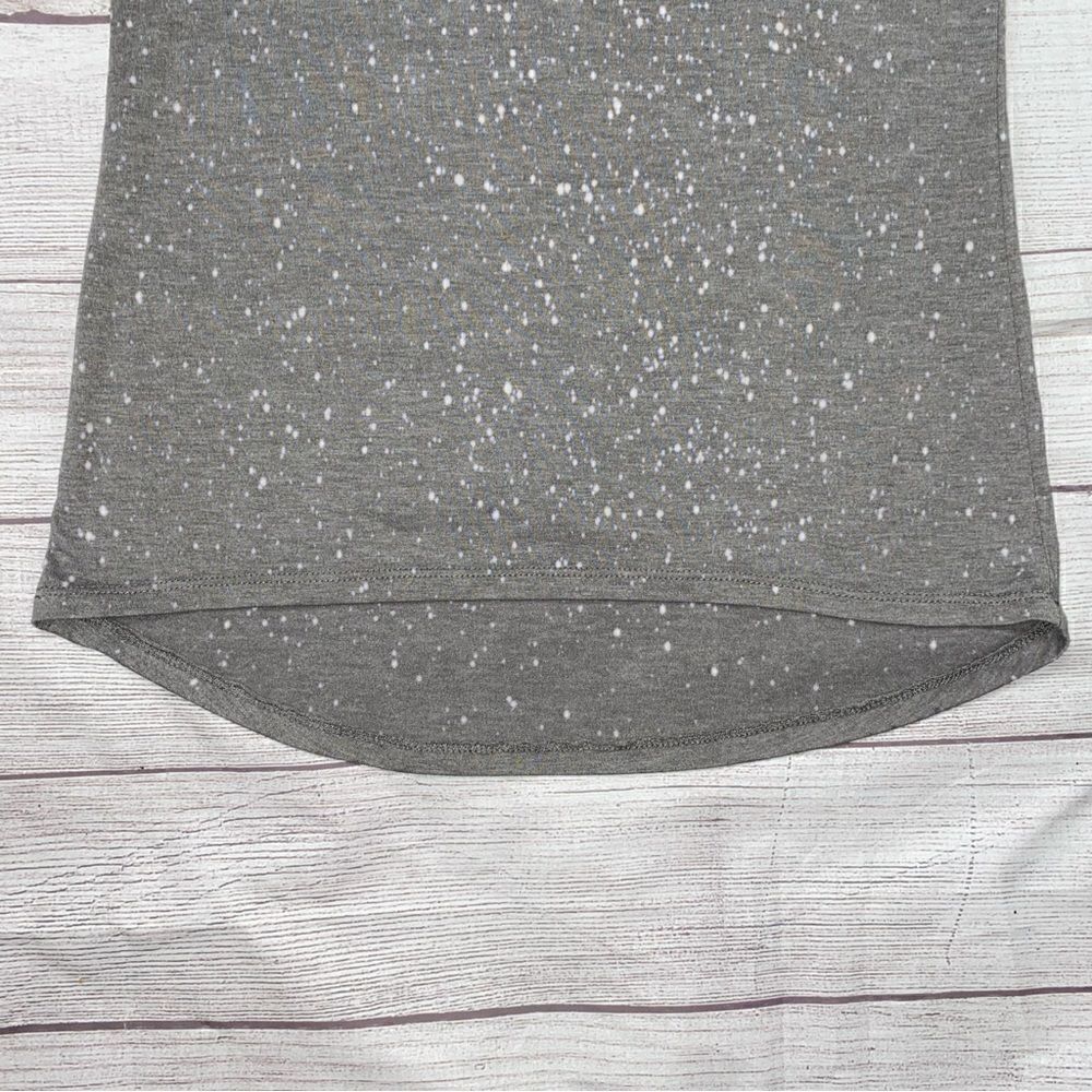Women’s short sleeve Crewneck hi low tee w/saying coffee & chill women sz S - Picture 6 of 9